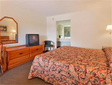 ホテル Ramada Ltd. Conference Center ティフトン 部屋 写真